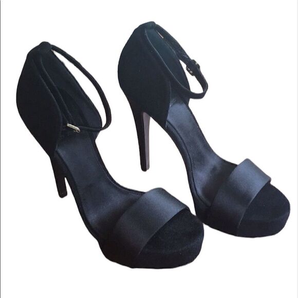 🎉HP🎉Tory Burch black satin and suede heels 8M - Picture 1 of 10